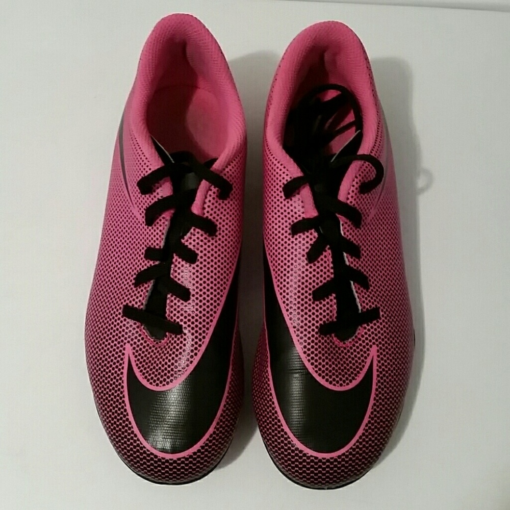 Nike Bravata II FG Soccer Cleats Size 5 Youth